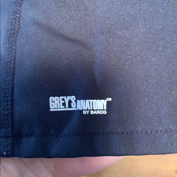 Grey’s Anatomy active scrub top size medium - grey - Picture 4 of 4